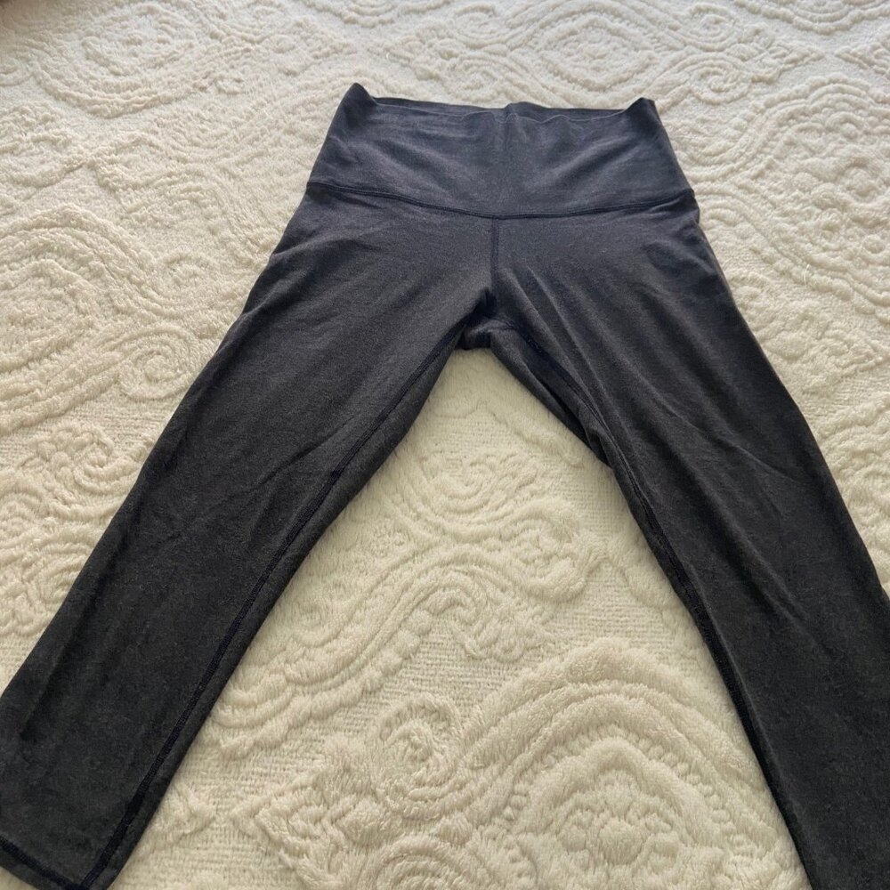 Lululemon Women's Gray Leggings - Cropped  25 inch